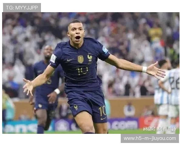 姆巴佩突破后送出致命回敲，法国中路连续取分